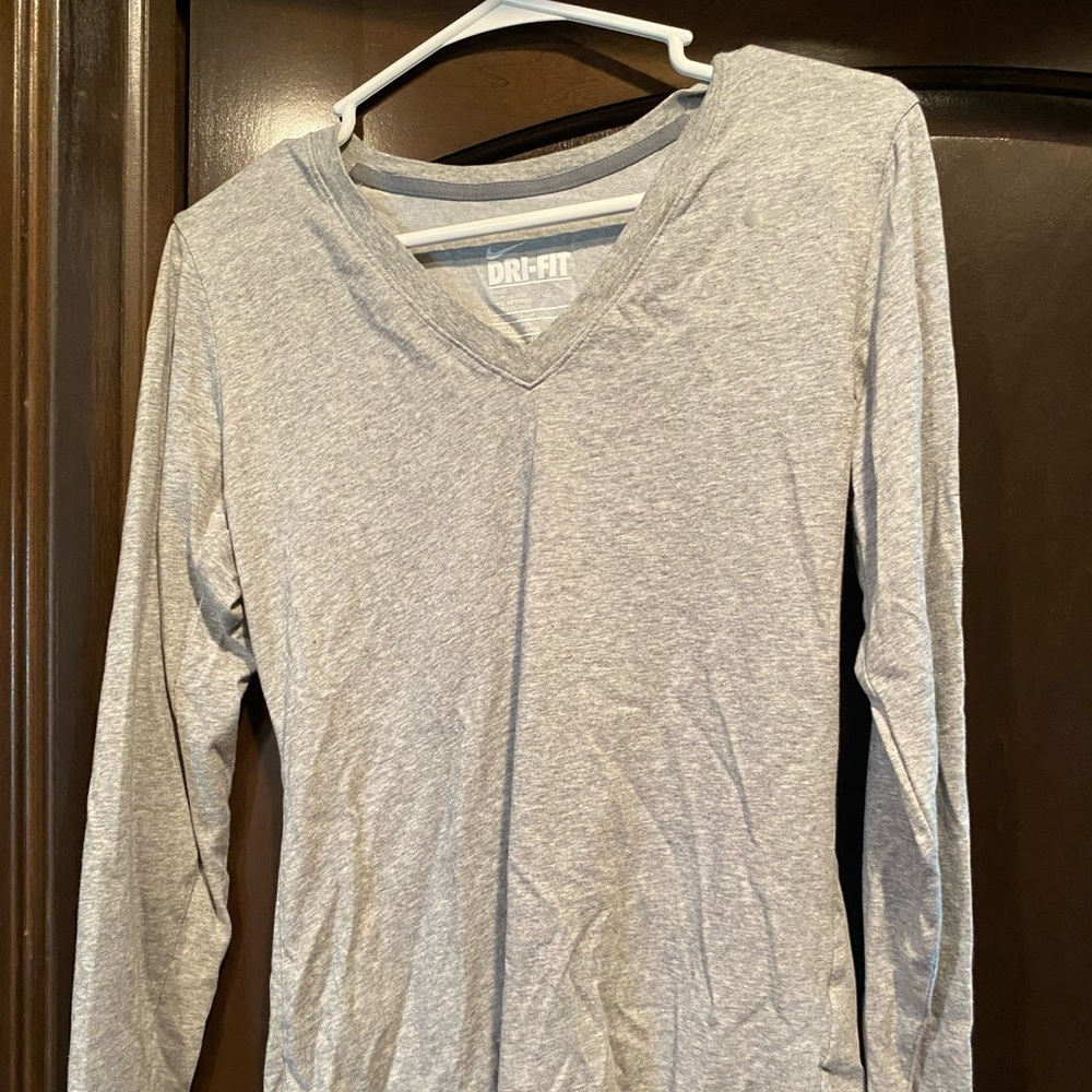Nike Women’s Dri Fit long sleeve t-shirt